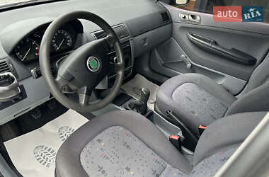 Хэтчбек Skoda Fabia 2002 в 