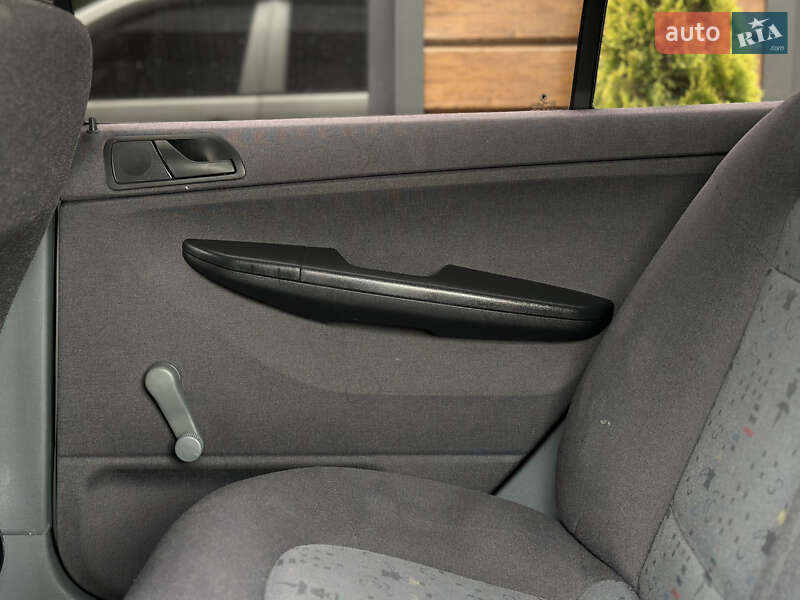 Хетчбек Skoda Fabia 2002 в Шептицькому