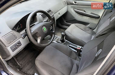 Хетчбек Skoda Fabia 2000 в 