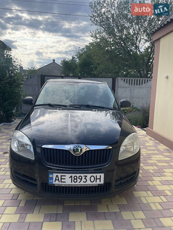 Хетчбек Skoda Fabia 2009 в Дніпрі