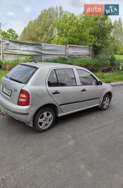 Хетчбек Skoda Fabia 2002 в 