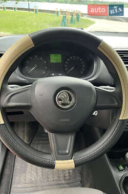 Хэтчбек Skoda Fabia 2014 в 