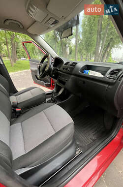Хэтчбек Skoda Fabia 2014 в 