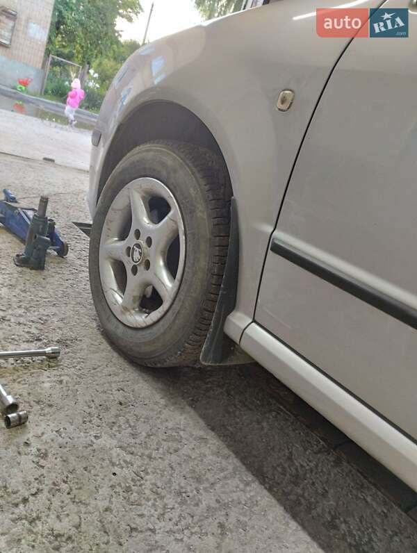 Седан Skoda Fabia 2006 в Михновцах