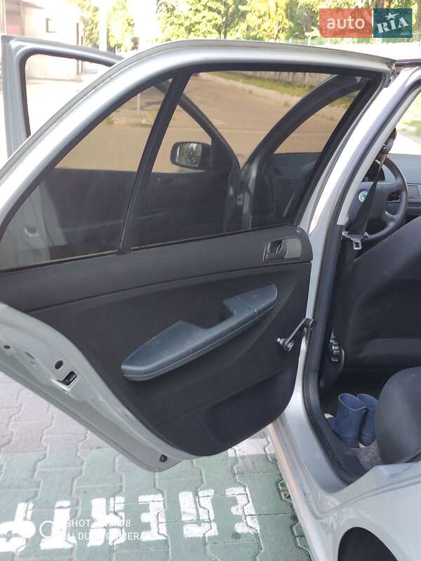 Хетчбек Skoda Fabia 2005 в Києві