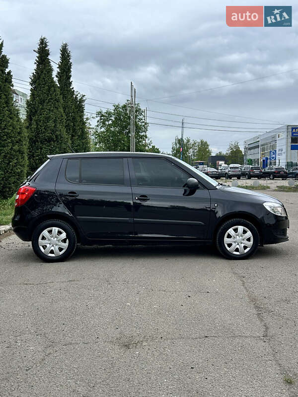Хетчбек Skoda Fabia 2010 в Сумах