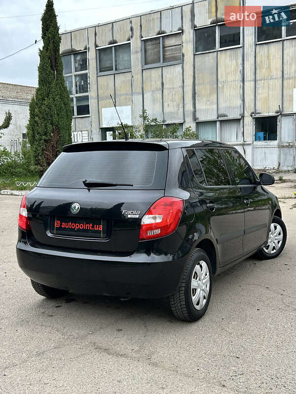 Хетчбек Skoda Fabia 2010 в Сумах