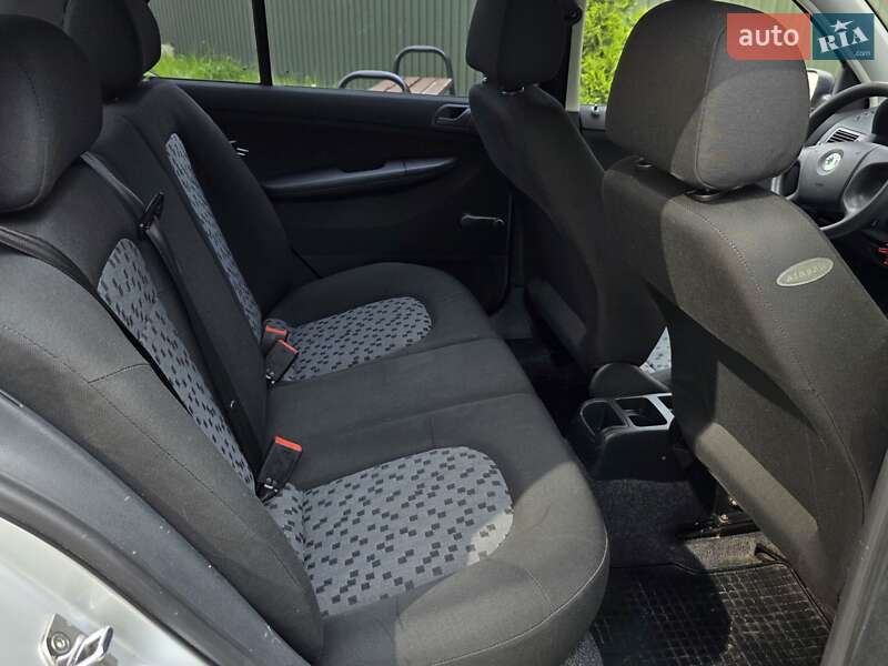 Хэтчбек Skoda Fabia 2006 в Тернополе