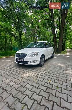Хетчбек Skoda Fabia 2011 в 