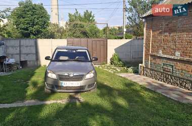 Хетчбек Skoda Fabia 2012 в 