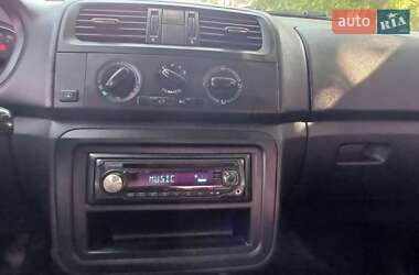 Хэтчбек Skoda Fabia 2010 в 