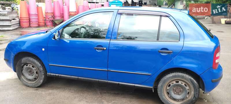 Хэтчбек Skoda Fabia 2004 в Киеве
