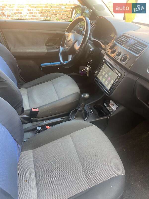 Хэтчбек Skoda Fabia 2010 в Львове