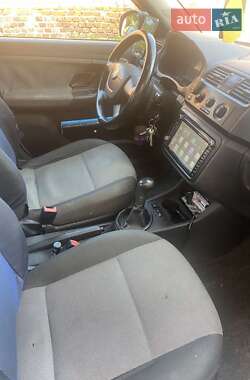 Хэтчбек Skoda Fabia 2010 в 