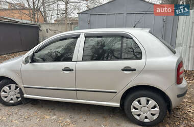 Хэтчбек Skoda Fabia 2001 в 