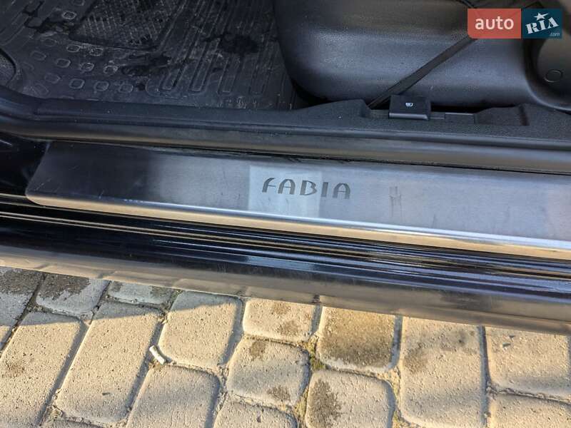 Хетчбек Skoda Fabia 2003 в Новому Розділі