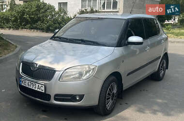 Хетчбек Skoda Fabia 2008 в Дніпрі