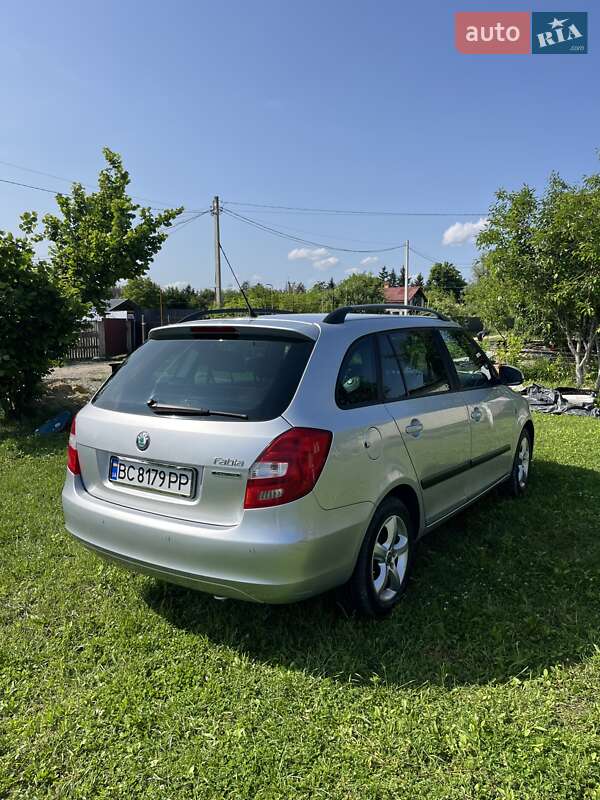Универсал Skoda Fabia 2011 в Новояворовске