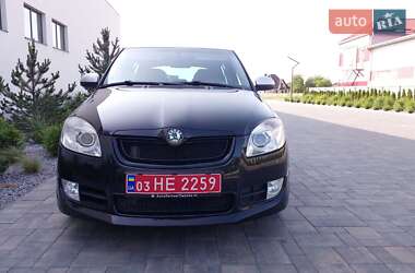 Хэтчбек Skoda Fabia 2009 в 