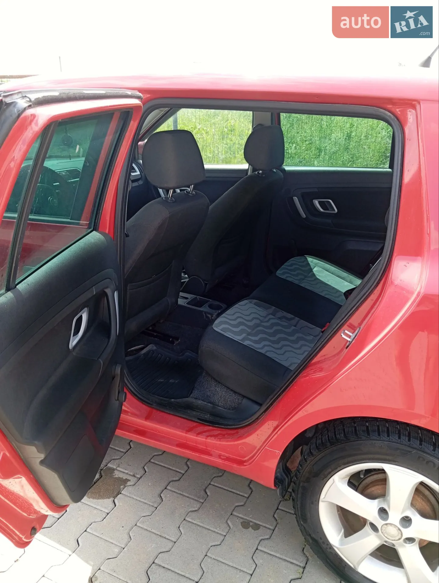 2010 Skoda Fabia - мініатюра 6