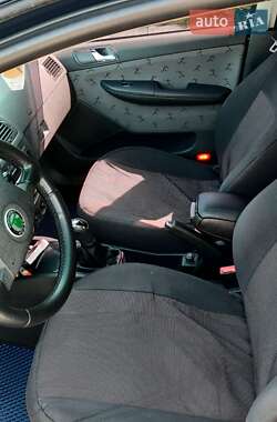 Седан Skoda Fabia 2002 в 
