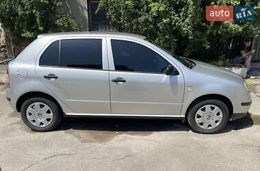 Хэтчбек Skoda Fabia 2006 в 