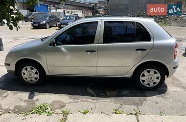 Хэтчбек Skoda Fabia 2006 в 