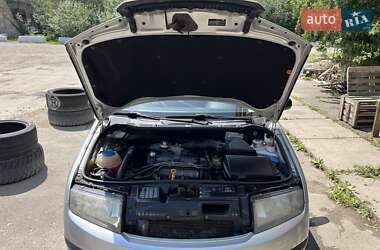 Хэтчбек Skoda Fabia 2006 в 