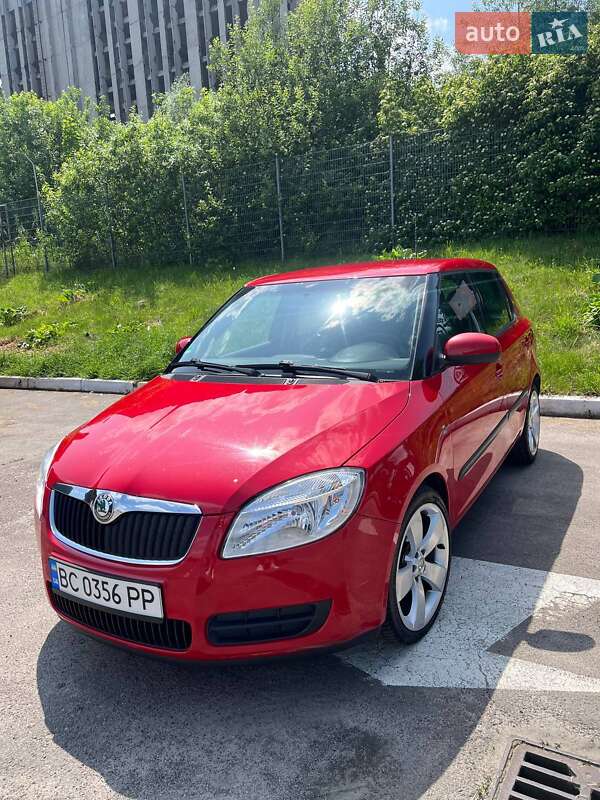 Хэтчбек Skoda Fabia 2008 в 