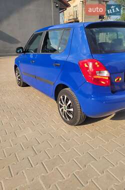 Хэтчбек Skoda Fabia 2010 в 