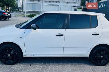 Хетчбек Skoda Fabia 2008 в Дніпрі