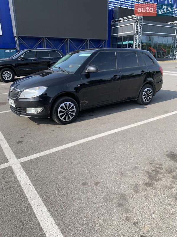 Універсал Skoda Fabia 2014 в Полтаві