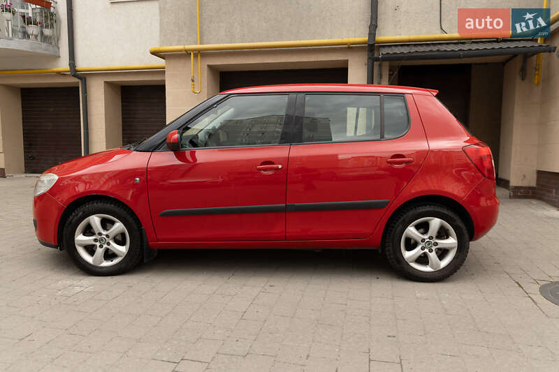 Хэтчбек Skoda Fabia 2009 в Ивано-Франковске