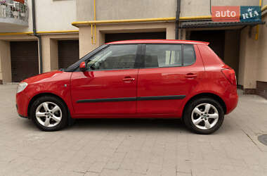 Хэтчбек Skoda Fabia 2009 в 