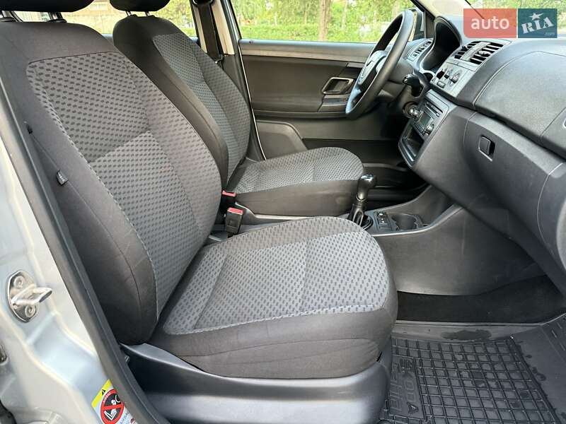 Хэтчбек Skoda Fabia 2010 в Ахтырке фото 14 Хэтчбек Skoda Fabia 2010 в Ахтырке