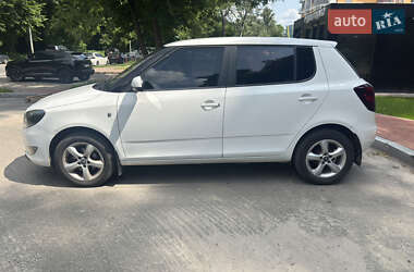 Хэтчбек Skoda Fabia 2013 в 