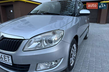 Хэтчбек Skoda Fabia 2012 в 