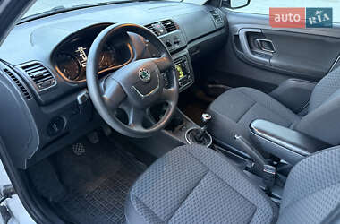 Хэтчбек Skoda Fabia 2012 в 