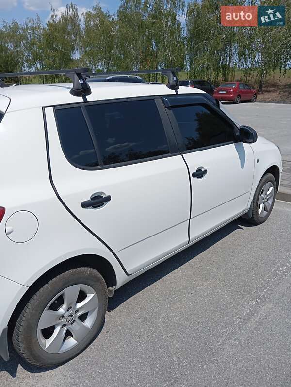 Хэтчбек Skoda Fabia 2014 в Запорожье
