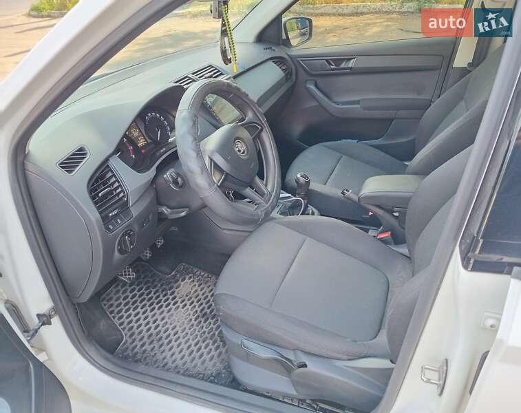 Хетчбек Skoda Fabia 2017 в Дніпрі