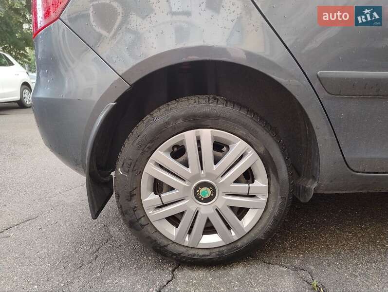Хэтчбек Skoda Fabia 2008 в Киеве