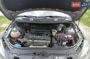 Хэтчбек Skoda Fabia 2012 в 