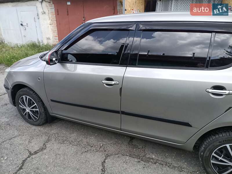 Хэтчбек Skoda Fabia 2012 в Белой Церкви
