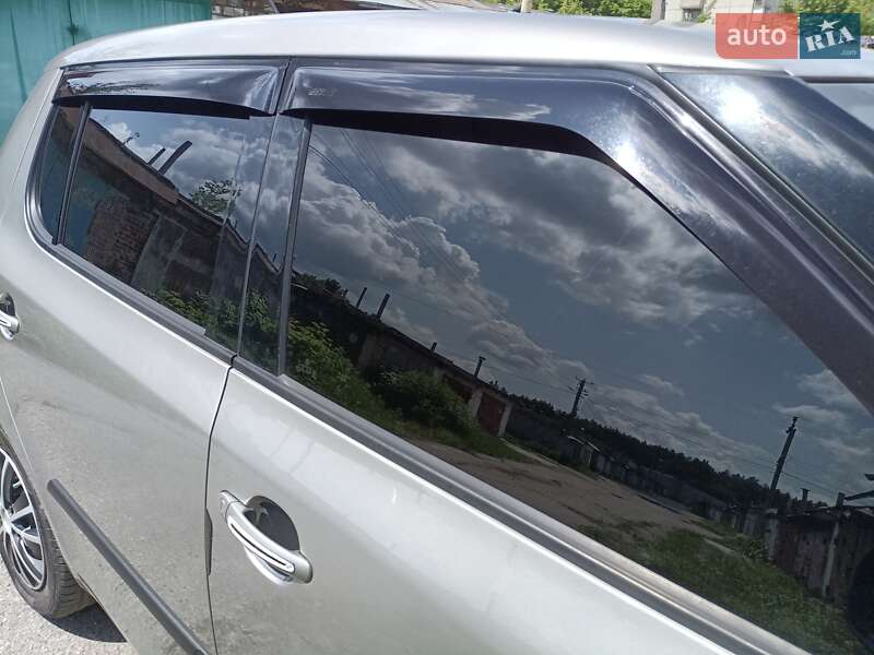 Хэтчбек Skoda Fabia 2012 в Белой Церкви