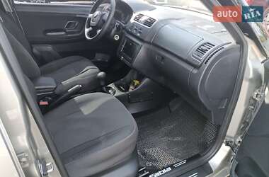 Хэтчбек Skoda Fabia 2012 в 