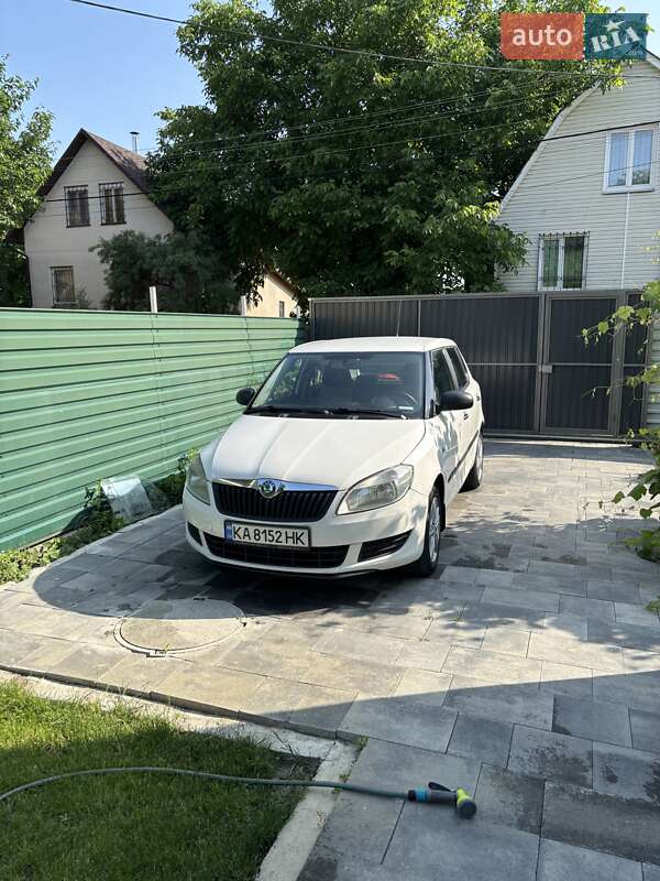 Хэтчбек Skoda Fabia 2010 в Киеве
