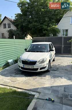 Хэтчбек Skoda Fabia 2010 в 