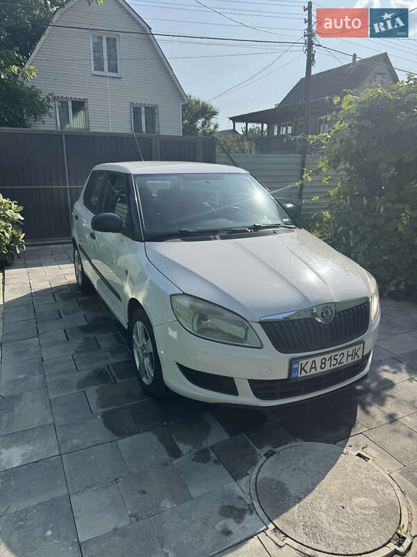 Хэтчбек Skoda Fabia 2010 в Киеве