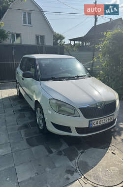 Хэтчбек Skoda Fabia 2010 в 