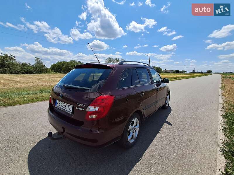 Универсал Skoda Fabia 2011 в Днепре